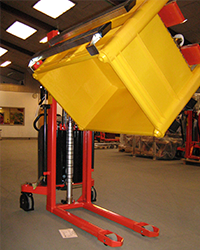 Coop handles heavy tubs with dough efficiently and ergonomically correct